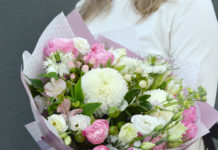 Цветы: универсальный презент, поскольку разнообразие видов позволяет отыскать вариант для любого человек