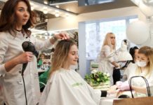 Преимущества посещения салона красоты