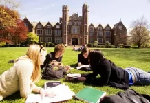 Как поступить в университет за границей?