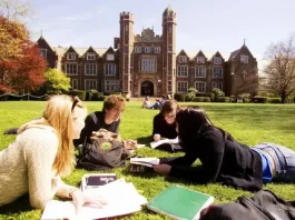 Как поступить в университет за границей?