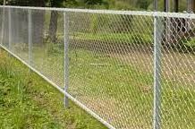 Преимущества забора из сетки рабицы