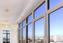 Остекление балконов: советы и особенности