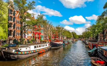 Каналы Амстердама – одна из главных достопримечательностей города