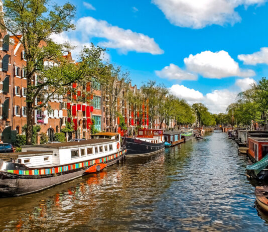 Каналы Амстердама – одна из главных достопримечательностей города