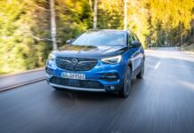 Opel Grandland X Plug-In Hybrid с двойным приводом