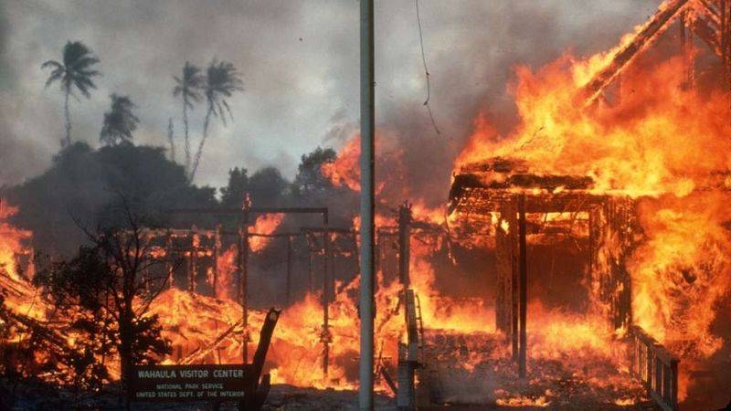 
Число жертв от лесных пожаров на Гавайях растет: что известно на сегодня, 13 августа 2023 года                