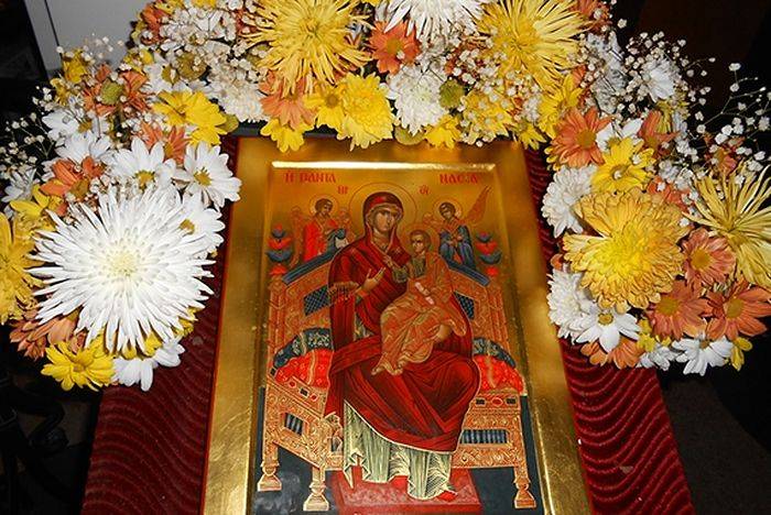 
Икона Божией Матери Всецарица и праздник Флора и Лавра: запреты, традиции и молитвы                