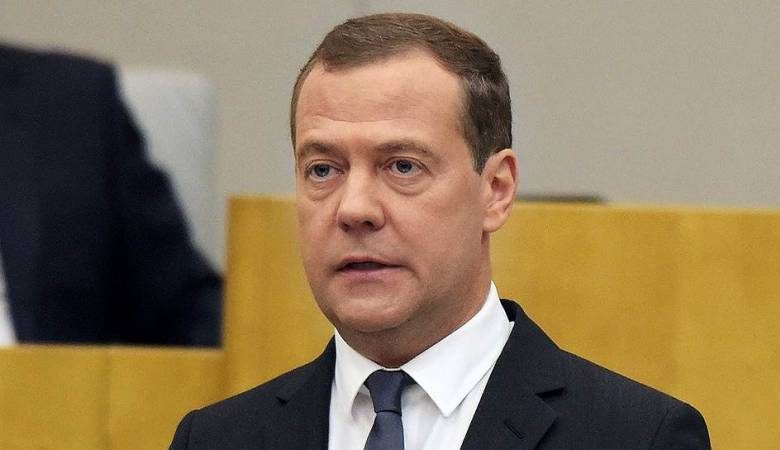 
Медведев предупреждает Европу: «Поставки F-16 для Украины могут стать последним днём»                