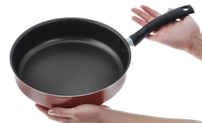 
Можно ли восстановить антипригарное покрытие сковороды в домашних условиях: простые способы                