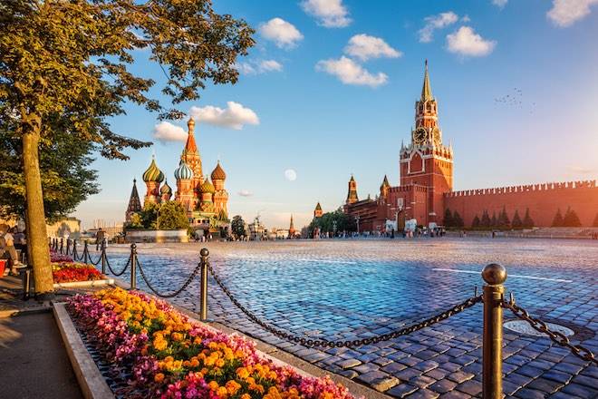 
Температурные рекорды России: какая погода продержится до конца лета 2023 года в Москве, Петербурге и Сибири                