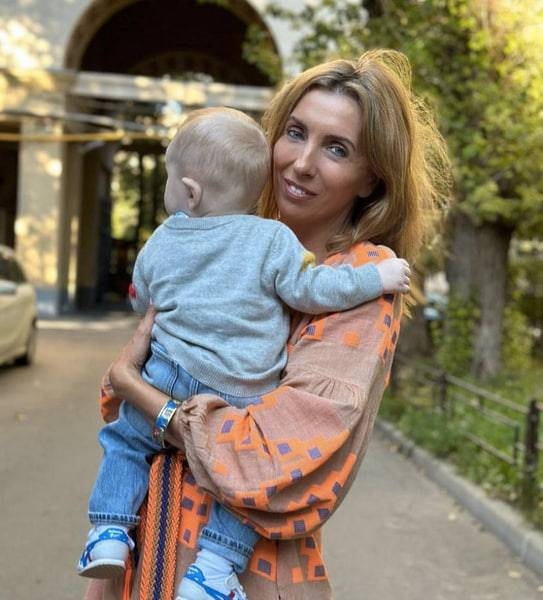 
Возраст не помеха: 54-летняя Светлана Бондарчук стала мамой                