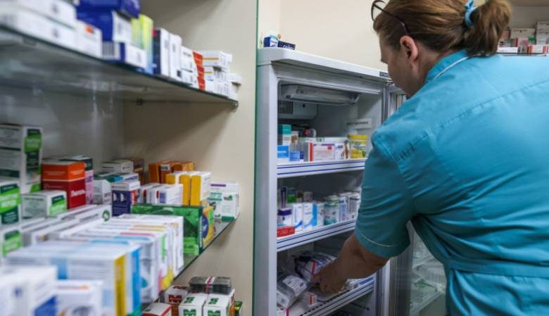 
Аптечный кризис в Украине: фармацевты массово увольняются                