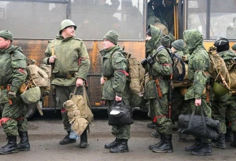 
Годовщина мобилизации: российские военнослужащие остаются на СВО, родственники требуют ротации                