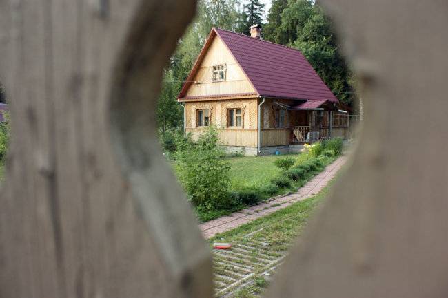 
Изменения в законах о недвижимости: что ждет владельцев дач и квартир в России                