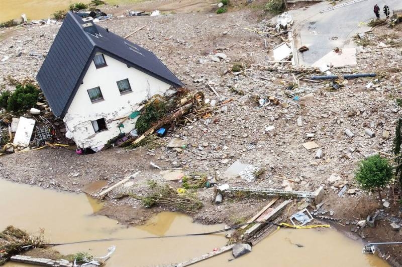 
Катастрофические ливни в разных частях света: начало нового Всемирного потопа?                