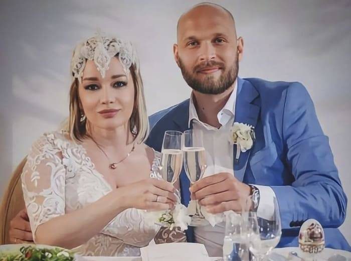
Правда ли, что Татьяна Буланова рассталась с молодым мужем                