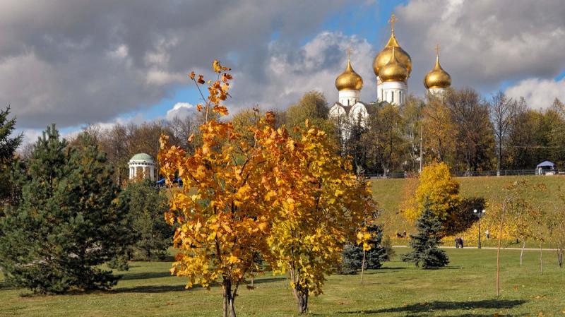 
Зачем предки обливали детей за порогом дома в день праведных Иоакима и Анны 22 сентября? Традиции, приметы и запреты дня                