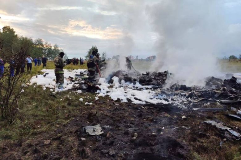 
Загадки крушения самолета Евгения Пригожина: какие странные вещи нашли на месте трагедии                