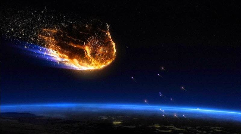 
Огромная комета, в три раза превышающая Эверест, с 5 октября мчится к Земле в яростном огненном шаре                