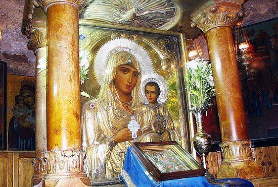 
Праздник Иерусалимской иконы Божией Матери 25 октября: в чем помогает святыня и как ей молиться                