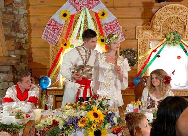 
Судьбоносный октябрь: что делали девицы на Руси, чтобы побыстрее выйти замуж                