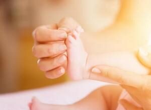 Помощь суррогатным матерям