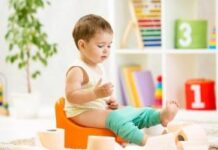 В каком возрасте приучать ребенка к горшку