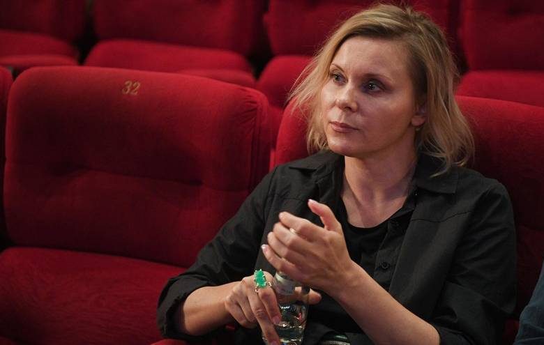
Минюст РФ включил в реестр иноагентов актрису Яну Троянову*, которая ранее сравнила Россию с «изнасилованной бабой»                