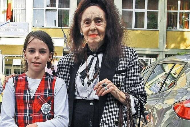 
Рекордная мать: Адриана Илиеску стала матерью в 66 лет                