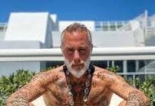 Воздушные шары и игрушки в саду: Джанлука Вакки привез новорожденную дочь в украшенный розовым дом