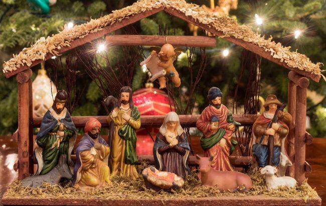 
Как проходят гадания на Рождественский сочельник и традиции 24 декабря 2023 года                