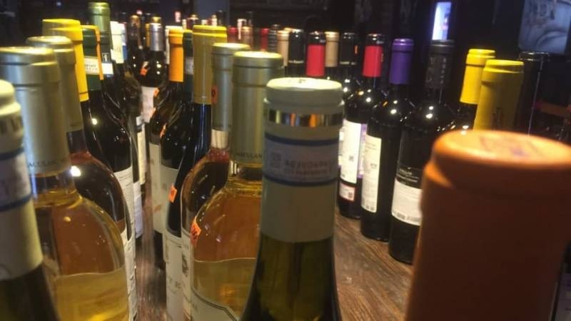 
Как выбрать идеальное игристое вино к Новому году: советы экспертов                