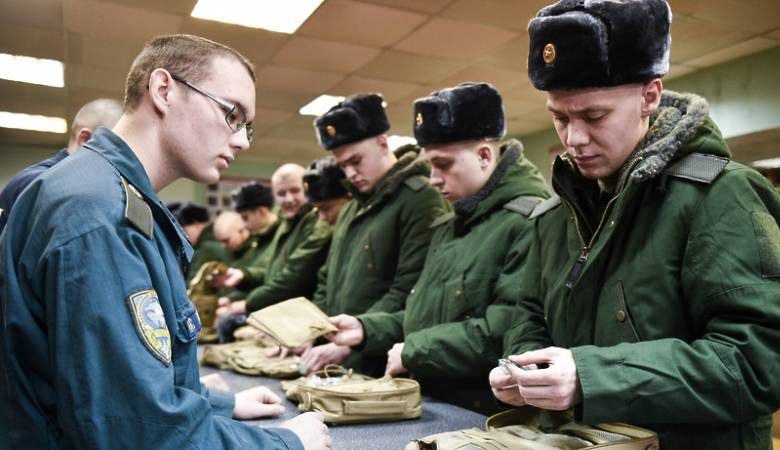 
Призывной возраст на срочную службу в России увеличится с 2024 года: основные изменения                