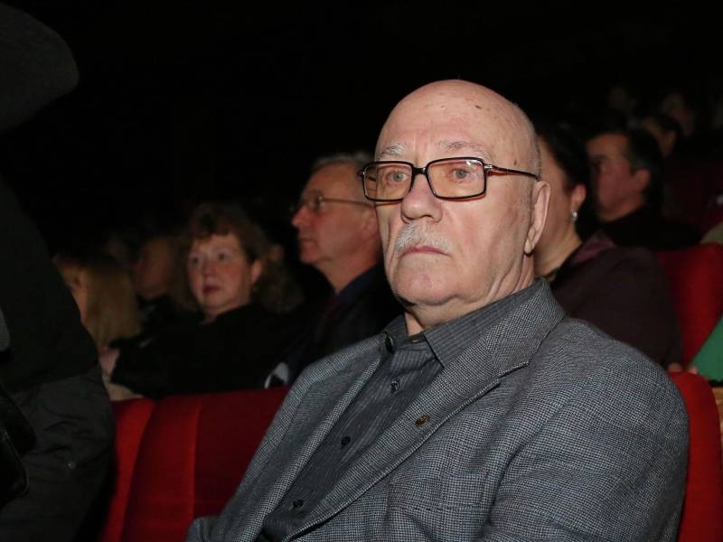 
Сын Леонида Куравлева объяснил решение отправить отца в дом престарелых                