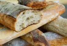 Не выбрасывайте черствый хлеб: можно приготовить вкуснятину