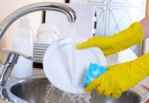 Почему большинство людей неправильно моют посуду