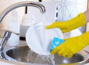 Почему большинство людей неправильно моют посуду