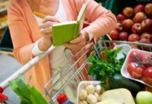 Врач назвал лучшее средство для дезинфекции магазинных продуктов