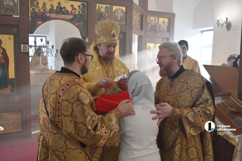Митрополит Челябинский и Миасский Алексий провел службу в храме в Кунашакском районе