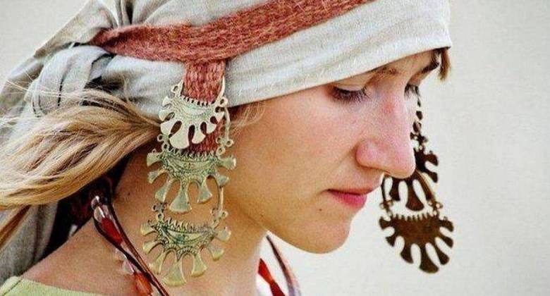 
Символы власти и свадебные украшения в Древней Руси                