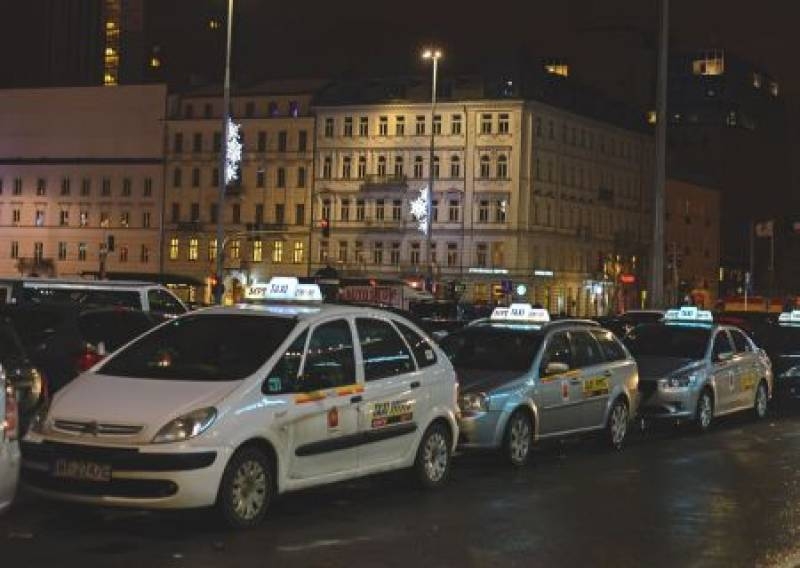 
Возрастающая волна агрессии: украинских таксистов избивают в Польше                