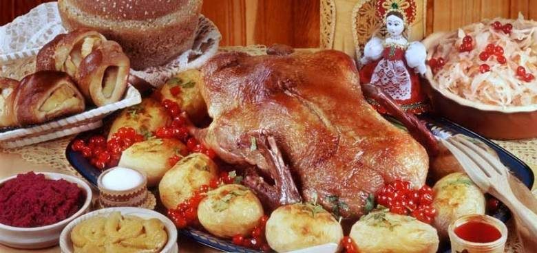 
Значение и приметы праздника Рождественский мясоед, отмечаемого 10 января                