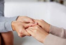 Близкий человек помогает терпеть боль