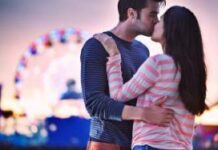 Ученые рекомендуют родителям чаще целоваться при детях