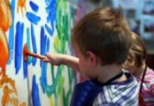 Маленькие дети видят мир в иных красках