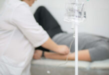 Капельница от запоя – как воспользоваться на дому