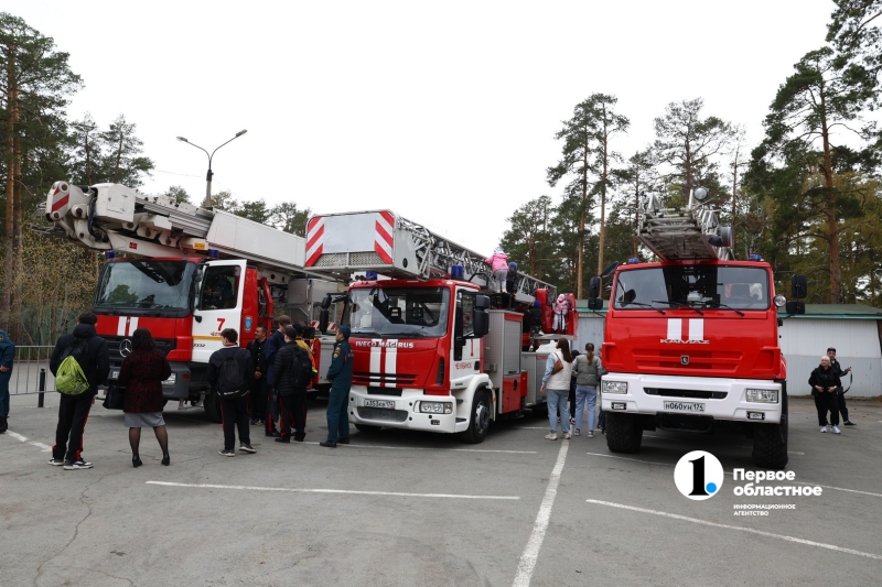 «Нужно всегда быть готовыми»: в Челябинске отметили 375-летие пожарной охраны России