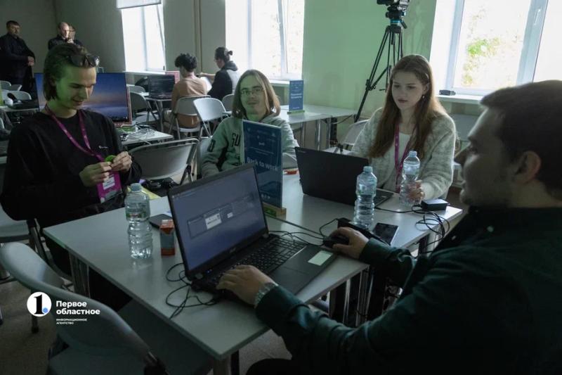 42 часа для решения IT-задач: в Челябинске стартовали соревнования среди разработчиков
