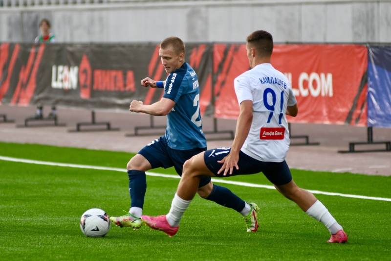 Футбольный клуб «Челябинск» в последней атаке вырвал победу у «Ротора»