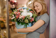 Чем и когда удобна доставка цветов